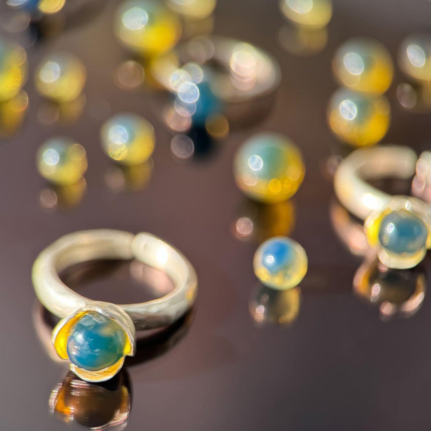 Tulip-Natural Dominican Blue Amber Bead Sky Blue Amber Ring