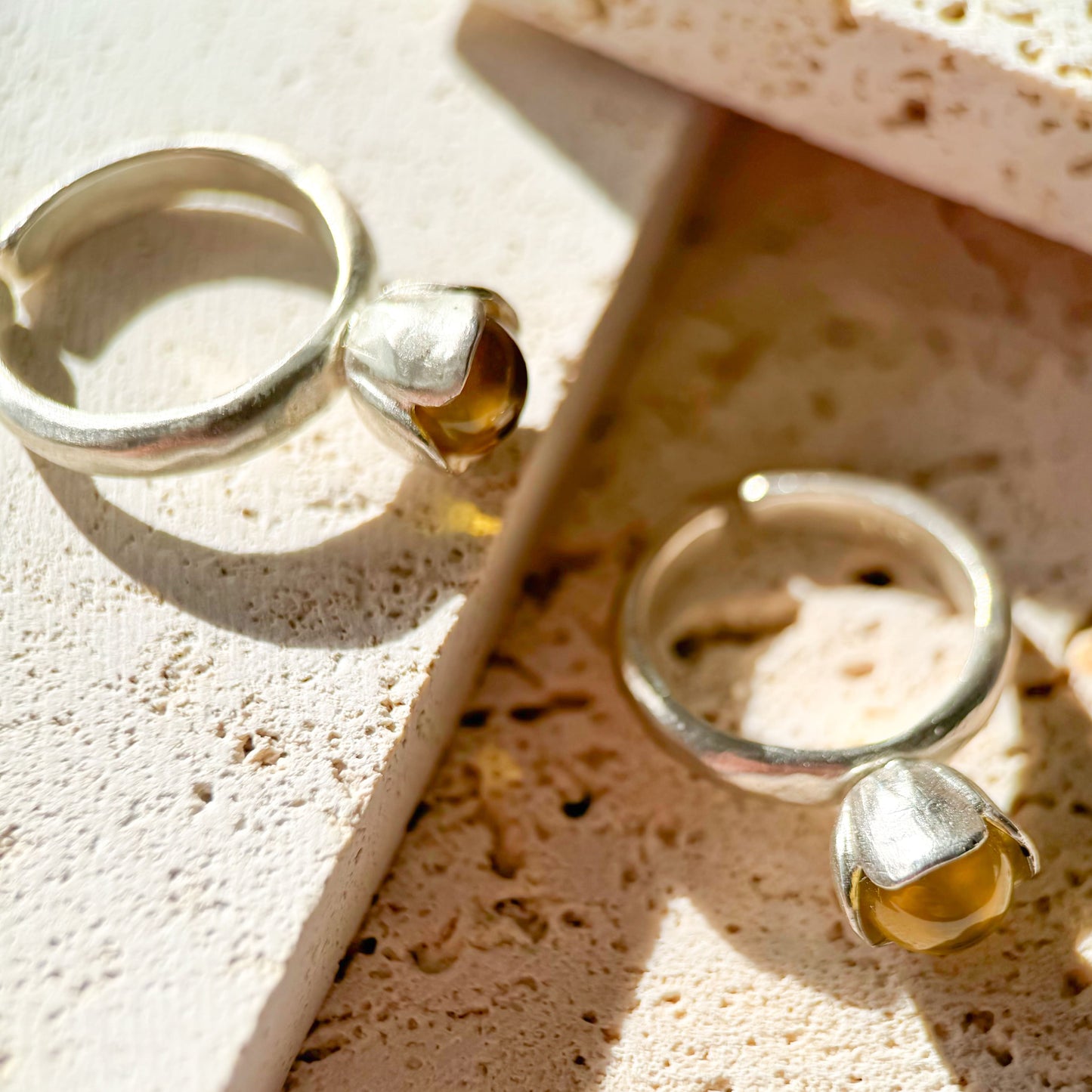 Tulip-Natural Dominican Blue Amber Bead Sky Blue Amber Ring