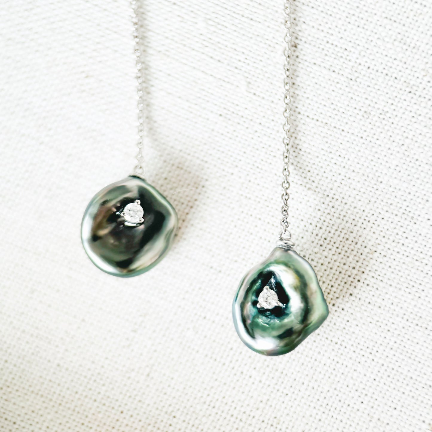 18K White Gold Tahitian Petal-Shaped Keshi Pearl Diamond Ear Thread