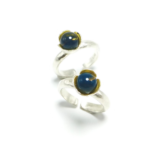 Tulip-Natural Dominican Blue Amber Bead Sky Blue Amber Ring